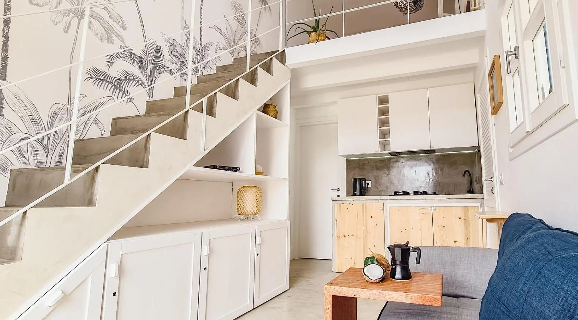 Apartment Chic Surf-Inspired Mezzanine Studio 