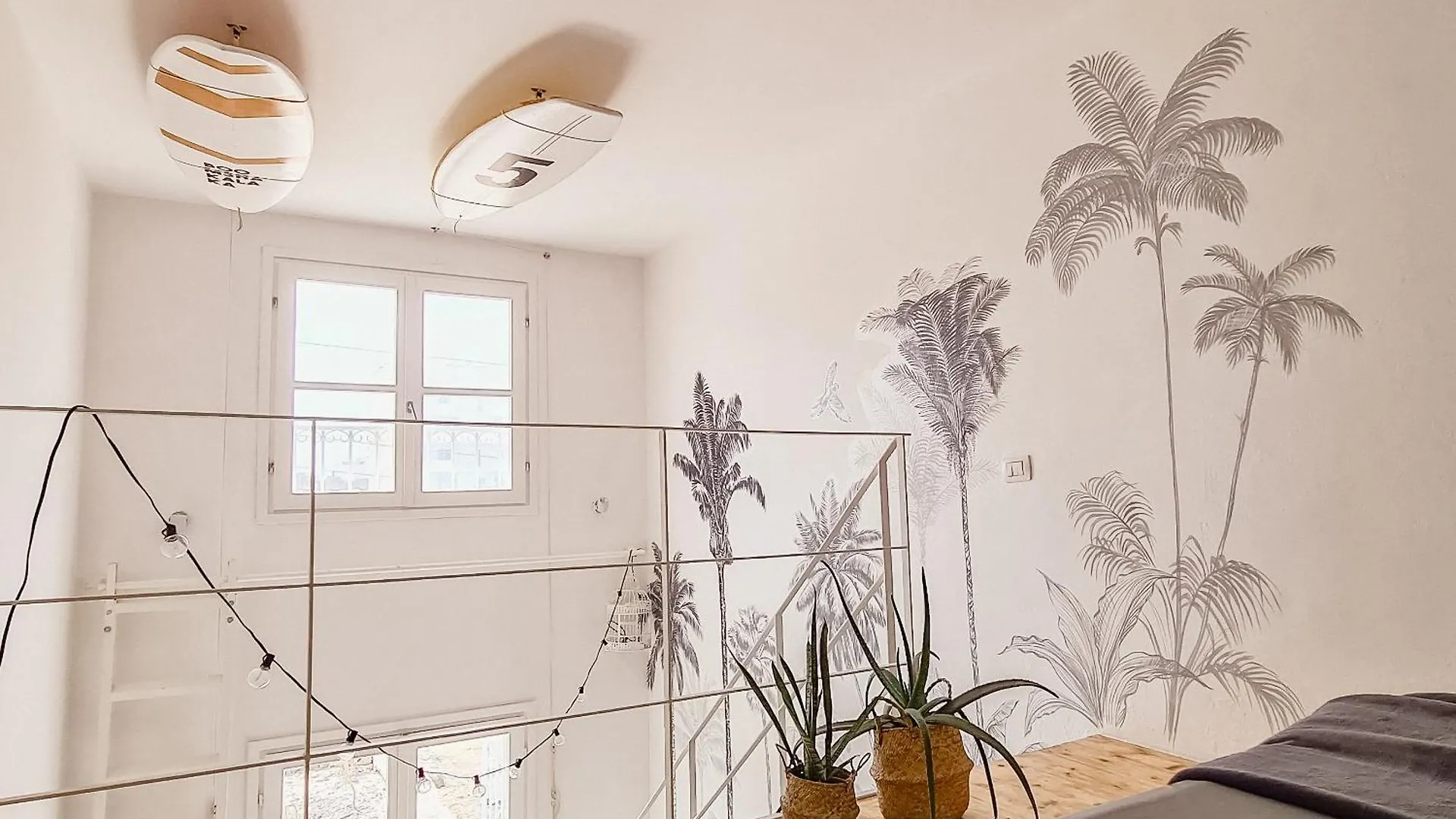 Apartment Chic Surf-Inspired Mezzanine Studio 